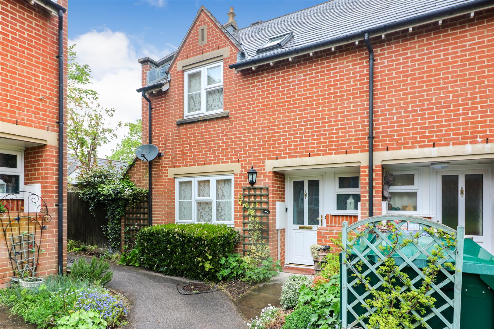 2 Bedroom Property For Sale in Welwyn £399,995